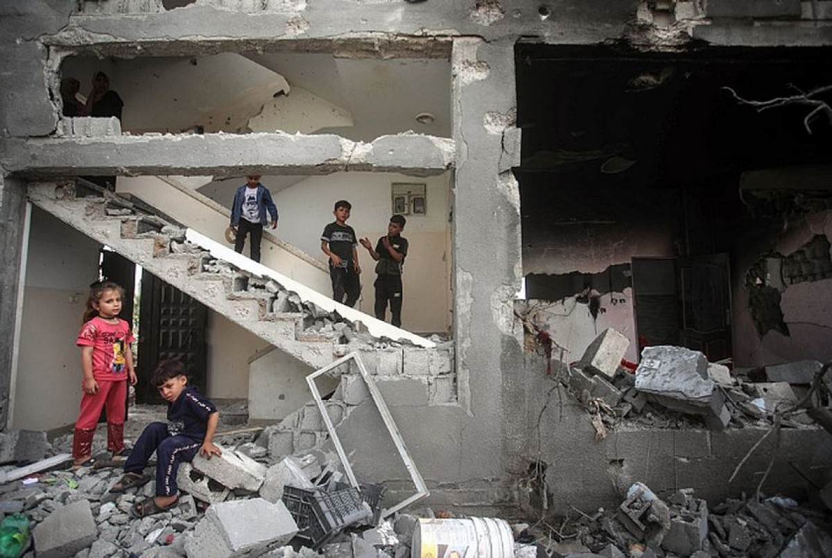 Israeli warplanes attacked hundreds of towers and civilian 'targets' in the Gaza Strip.